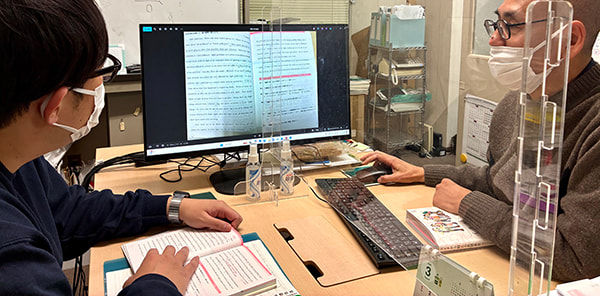 大学生・社会人向けマンツーマン指導の風景写真